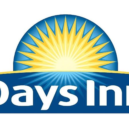 Days Inn By Wyndham Brooklyn Eastern Parkway Нью-Йорк Екстер'єр фото