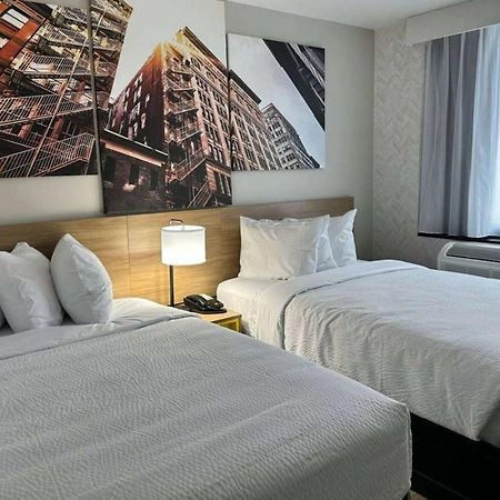 Days Inn By Wyndham Brooklyn Eastern Parkway Нью-Йорк Екстер'єр фото