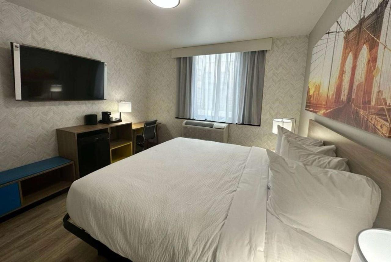 Days Inn By Wyndham Brooklyn Eastern Parkway Нью-Йорк Екстер'єр фото