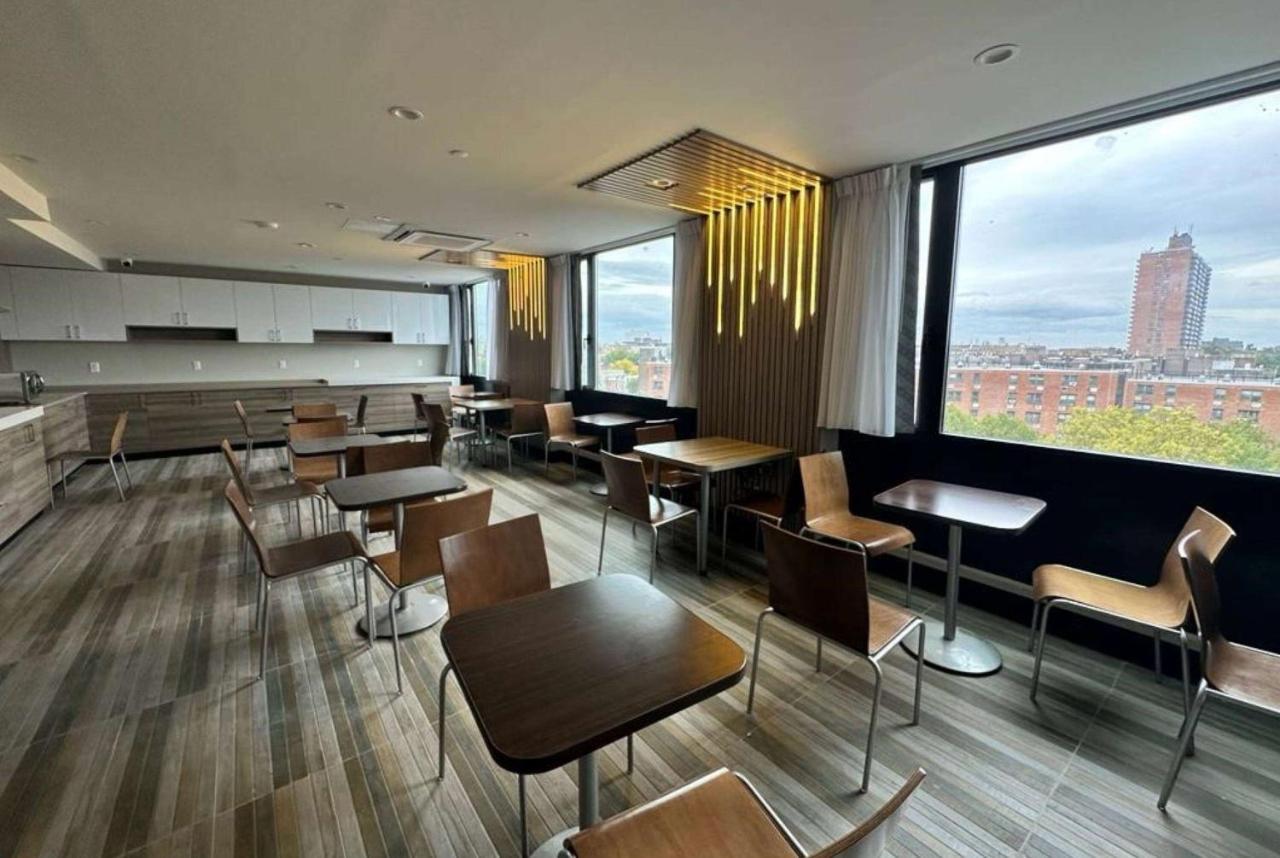 Days Inn By Wyndham Brooklyn Eastern Parkway Нью-Йорк Екстер'єр фото